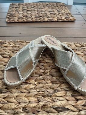 Olivia Miller Metallic Gold Crisscross Slide Mules 8